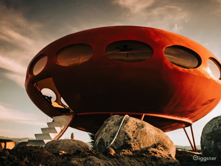 Sleep Inside a UFO in the Middle of the Desert—Yes, It’s Real!