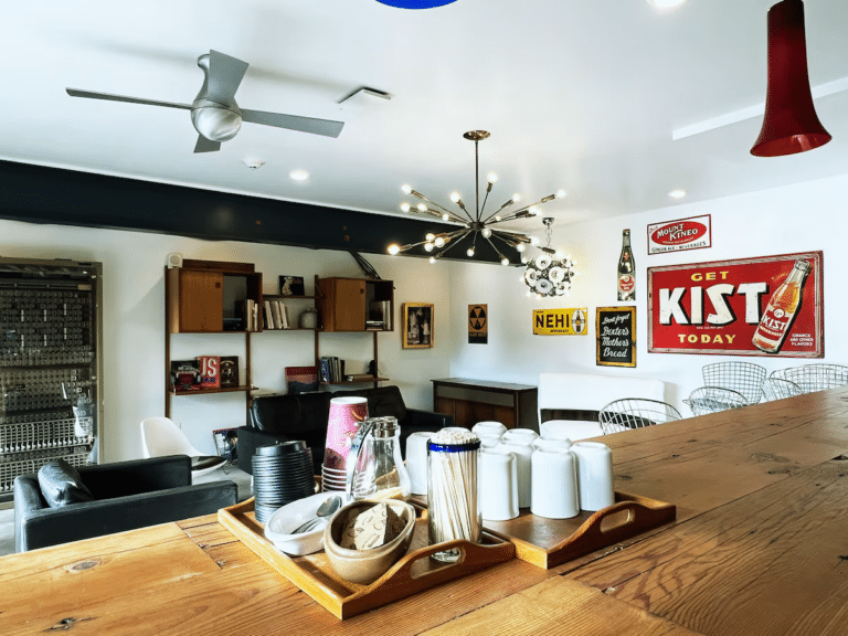 This Mid-Century Motel Might Be the Coolest Place You’ll Ever Sleep