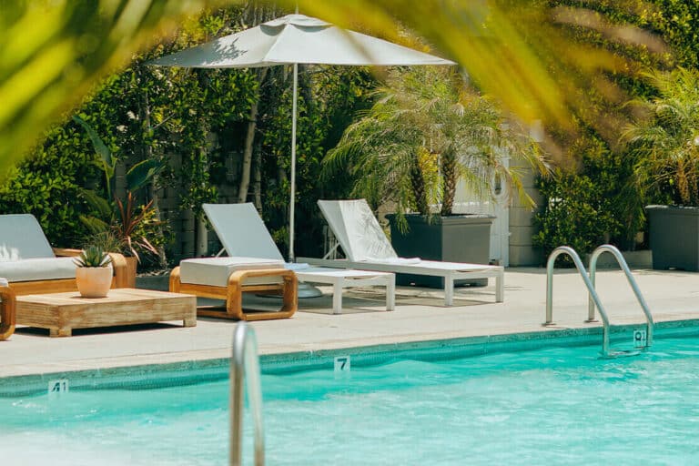 The HIDDEN Urban Oasis That Makes You Feel Miles Away From LA While Being in the Heart of It! 🌳🌆