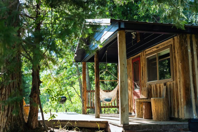 Trading Screen Time for Creek Sounds at This Sierra Nevada Hideaway