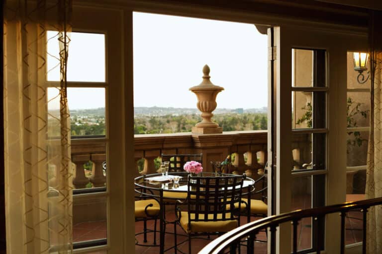 This Legendary California Mansion-Turned-Hotel Is Pure Gatsby-Era Glamour