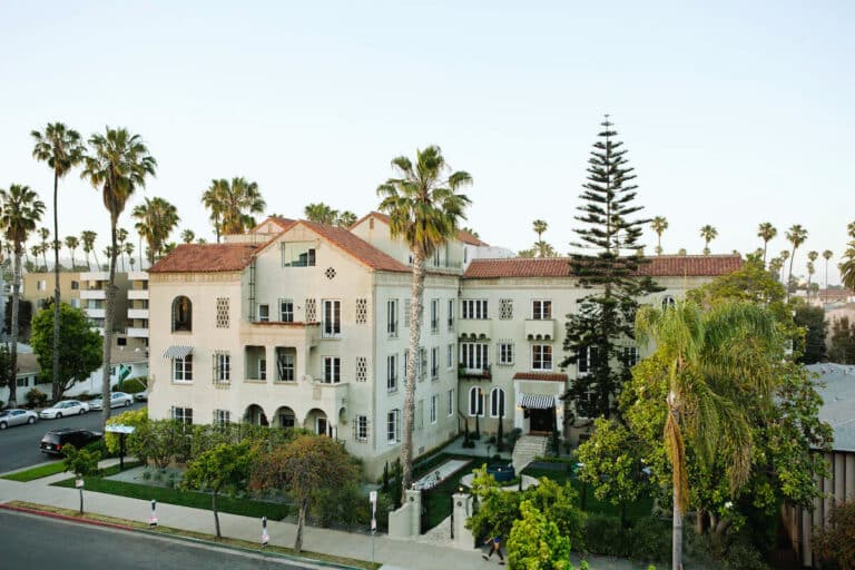 Why This Vintage Santa Monica Hotel Has Travelers Booking Extended Stays