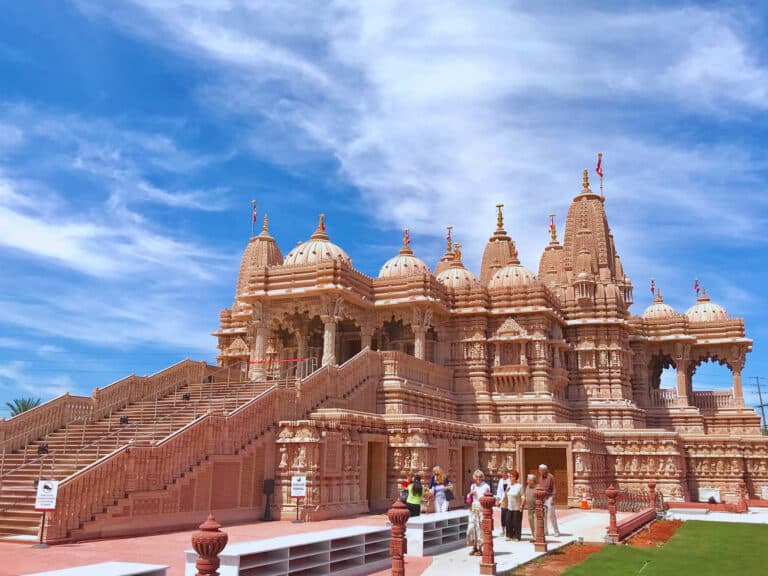 The Secret Garden Temple Where Tranquility Reigns Just Minutes From LA Chaos (And It’s Free to Visit!)