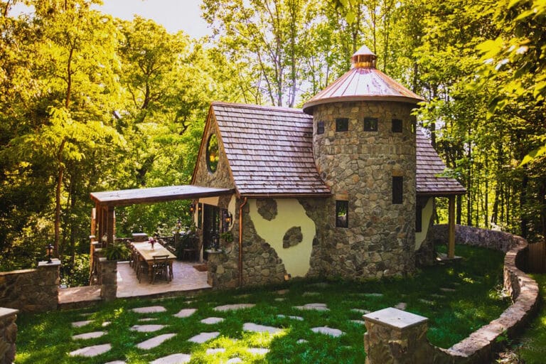 Where Storybooks Come to Life: Virginia’s Enchanted Cottage Escape