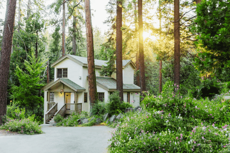 The Mountain Lodge Where You Can See Yosemite’s Stars From Your Hot Tub
