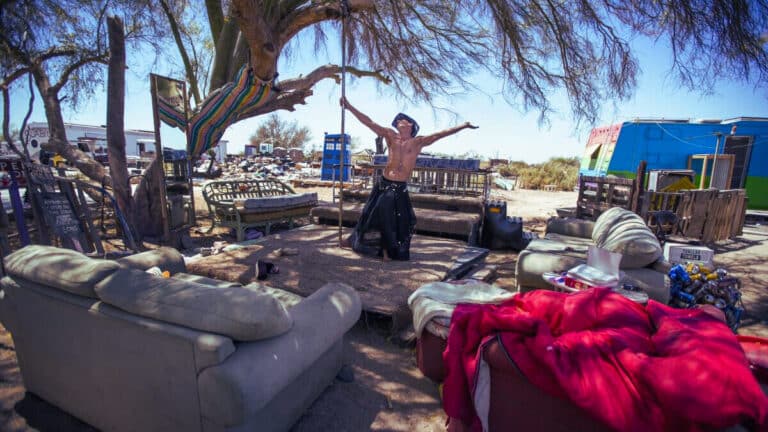 The Desert City With No Water, No Power, and 4,000 Happy Residents