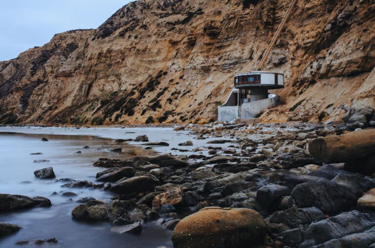 This Spaceship House Was Built in 1968 and Still Looks Futuristic!
